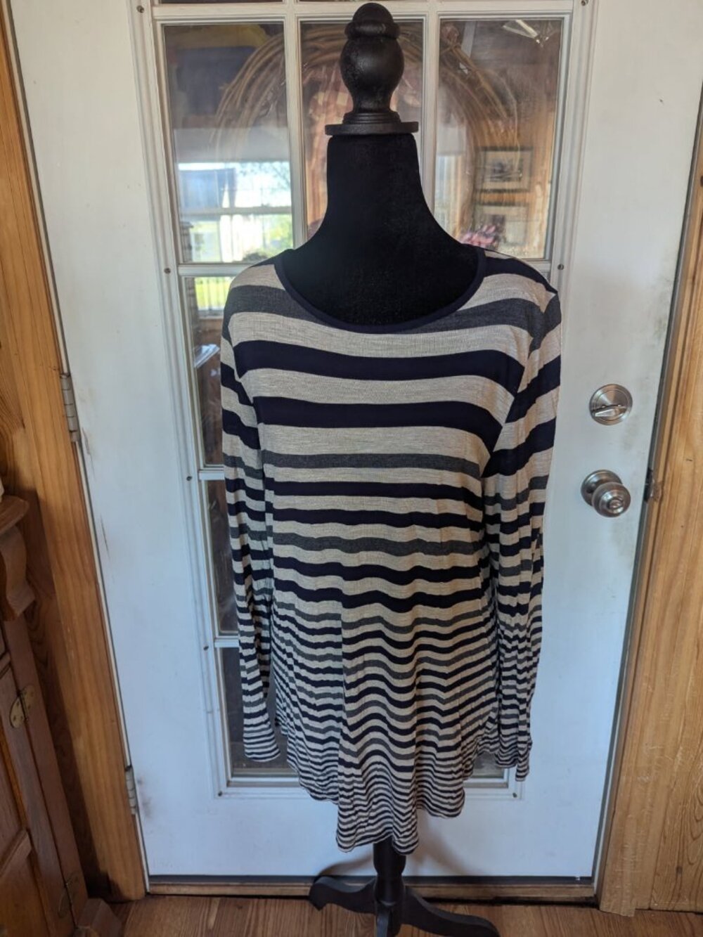 Top Pretty Navy/Gray Coldwater Creek size medium 10-12